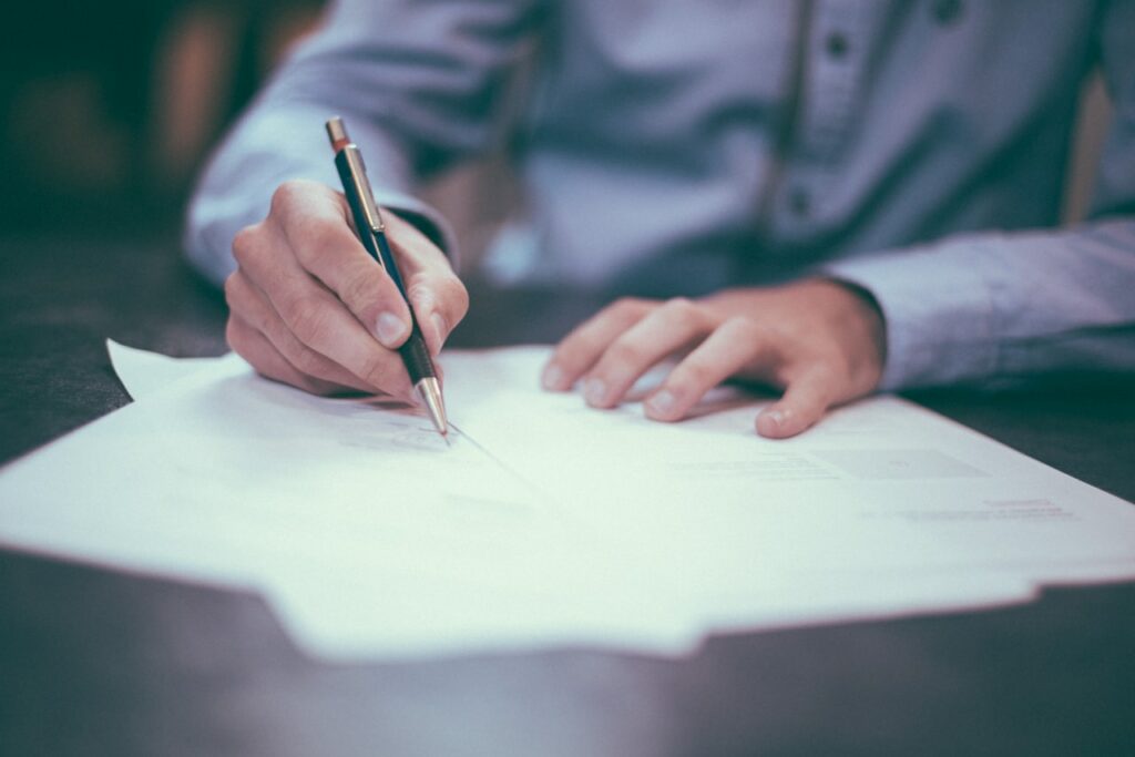Document juridique et stylo - changement de prénom avocat France